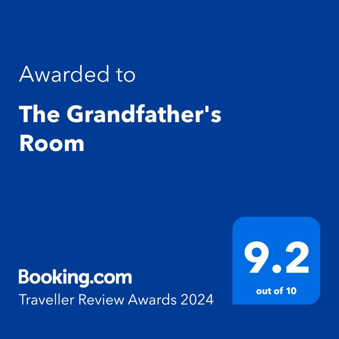 The Grandfather'S Room Himare Luaran gambar