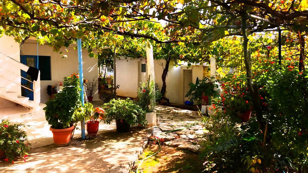 The Grandfather'S Room Himare Luaran gambar